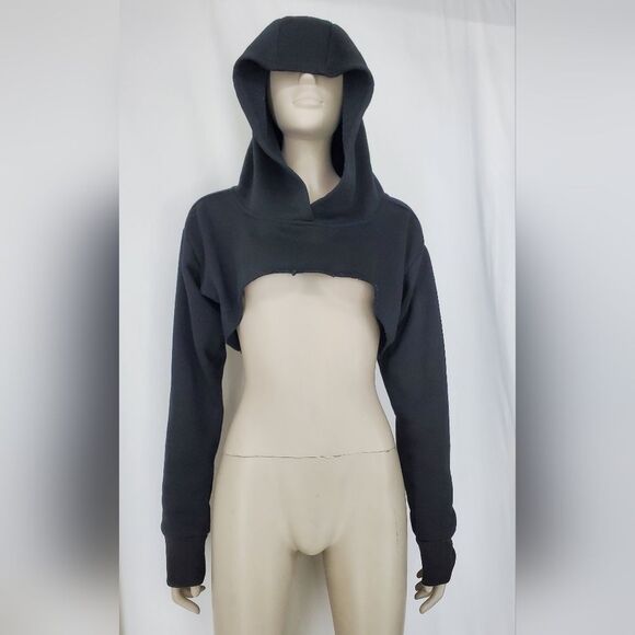 3 Piece Black Refuge Set - Crop Hoodie, Sports Bra, and Pants - Picture 4 of 13
